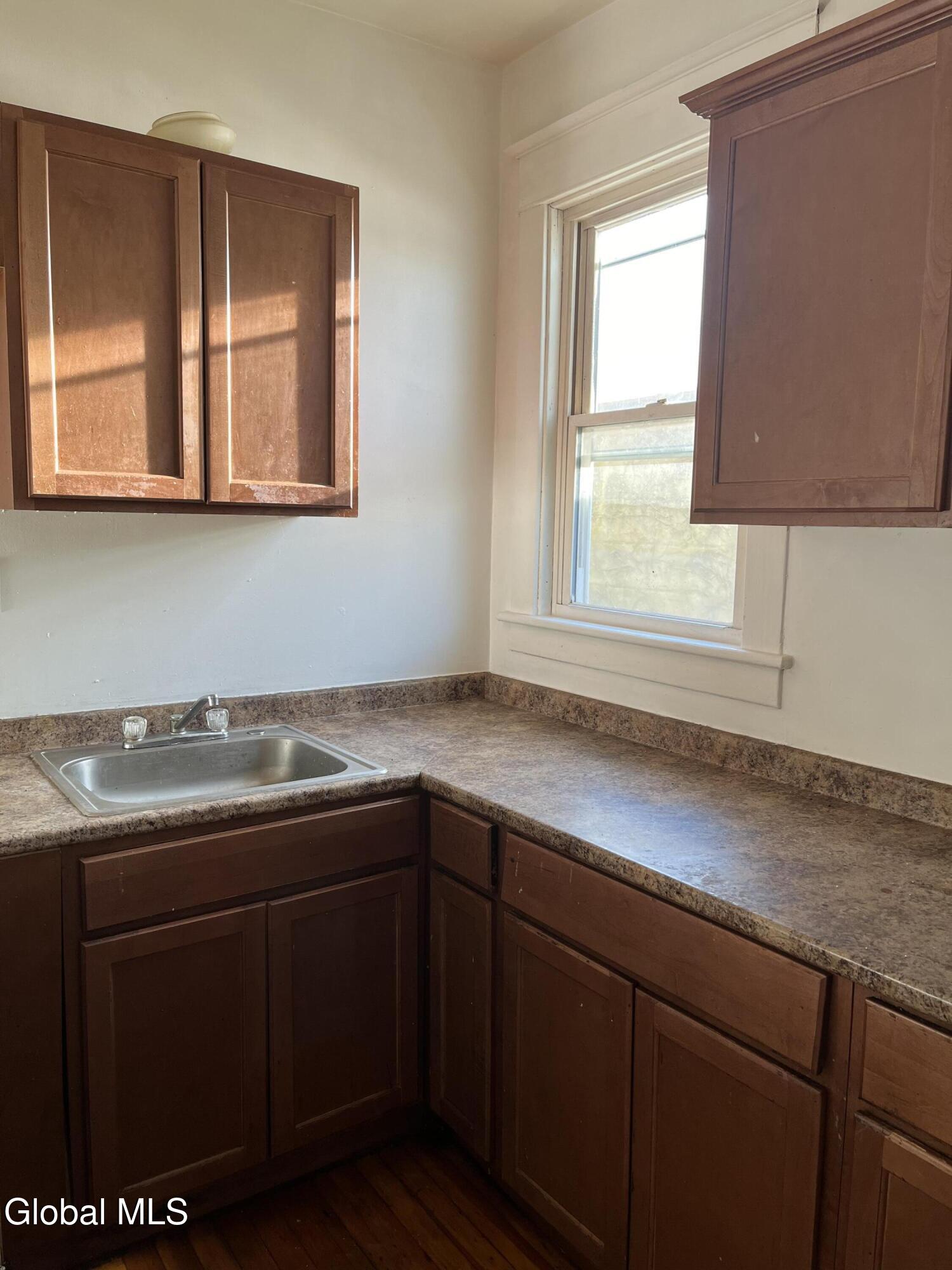 154 Spring Street, Unit 2 Albany, NY 12203 - Photo 4 of 20 IMG_5777