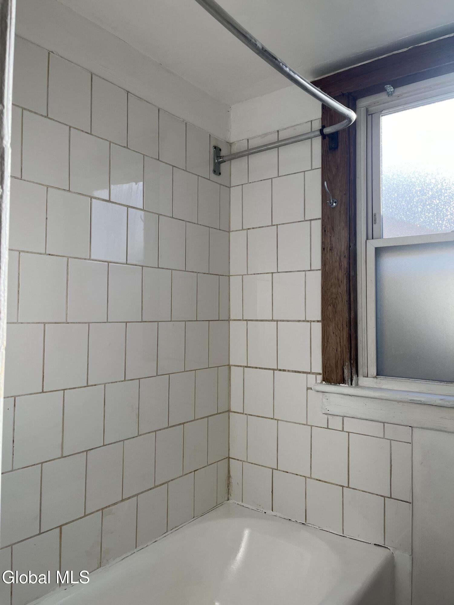 154 Spring Street, Unit 2 Albany, NY 12203 - Photo 6 of 20 IMG_5775