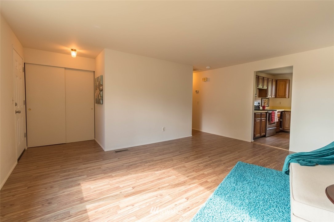 4132 Northeast 17th Street Renton, WA 98059 - Photo 18 of 19