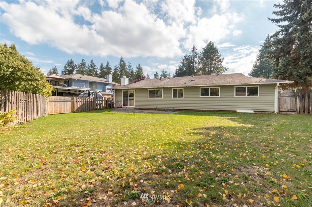 4132 Northeast 17th Street Renton, WA 98059 - Photo 3 of 19