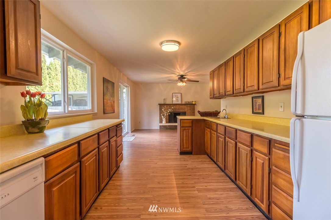 4132 Northeast 17th Street Renton, WA 98059 - Photo 7 of 19