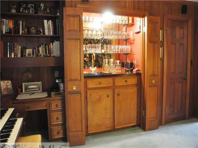 Other. Wet Bar