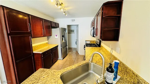 $1,800 | 513 Recognition Place, Henderson, NV 89052