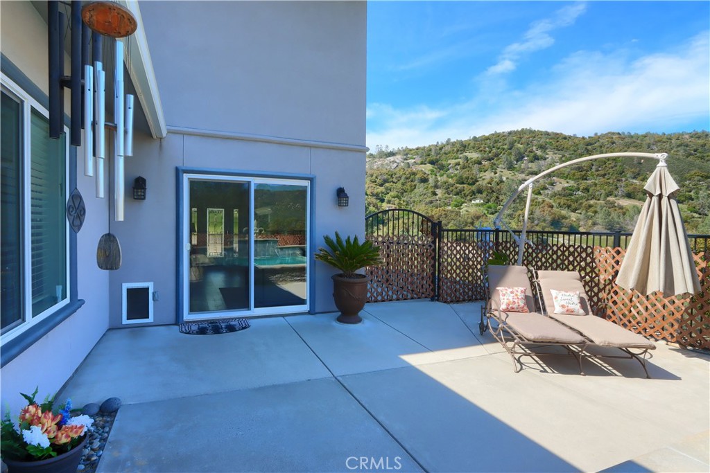 42038 Empty Creek Road Oakhurst, CA 93644 - Photo 40 of 66 back patio