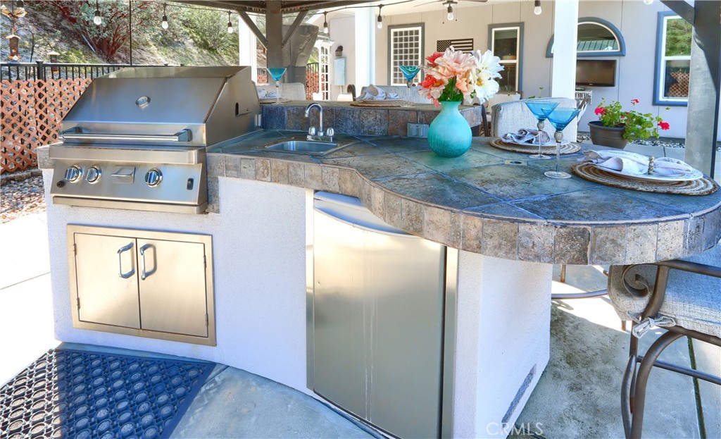 42038 Empty Creek Road Oakhurst, CA 93644 - Photo 49 of 66 Outdoor kitchen