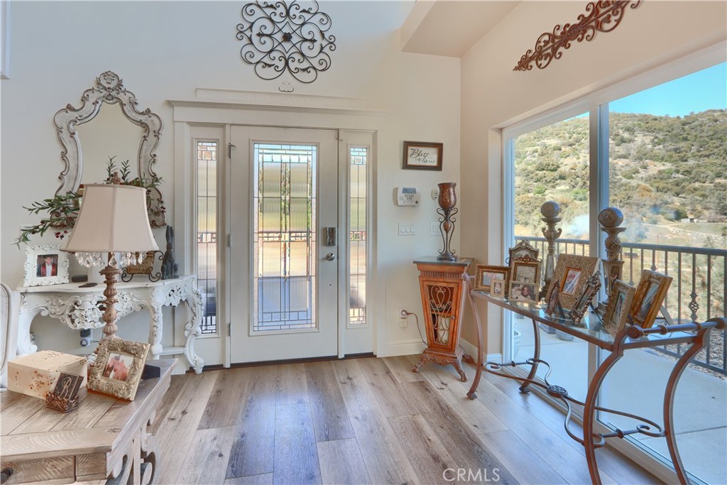 42038 Empty Creek Road Oakhurst, CA 93644 - Photo 5 of 66 Front entry