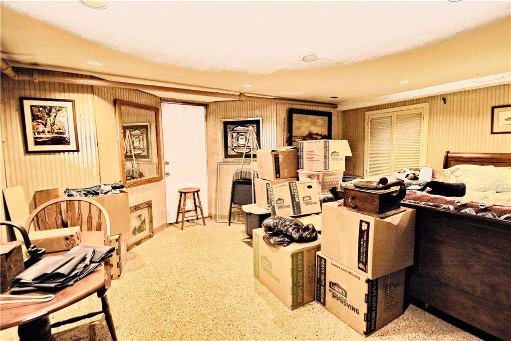 118 Longview Road Staten Island, NY 10304 - Photo 16 of 21 Gallery Image 16