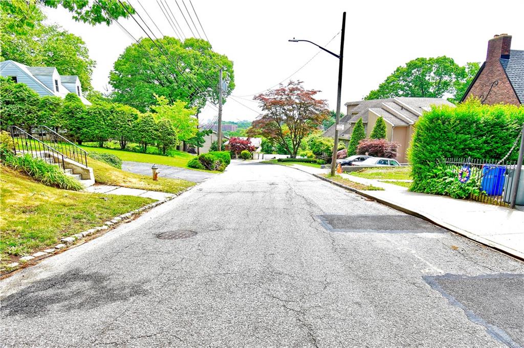 118 Longview Road Staten Island, NY 10304 - Photo 20 of 21 Gallery Image 20