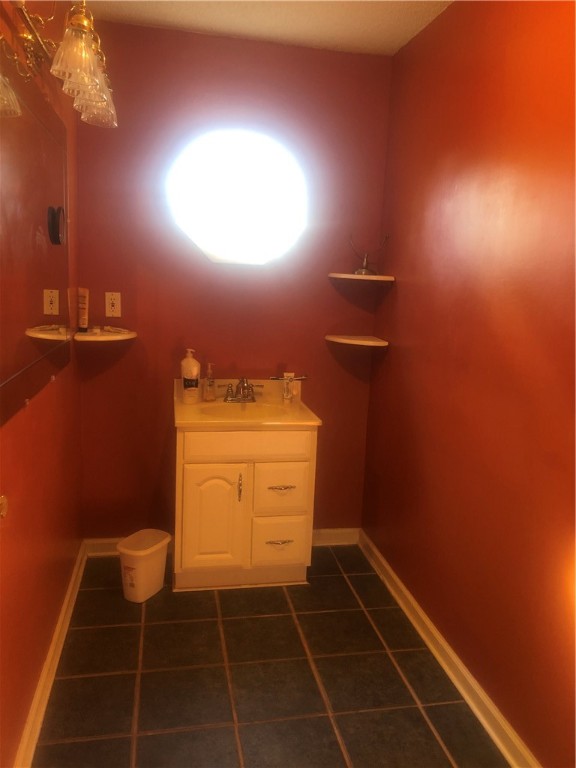 472 Babb Road Seneca, SC 29678 - Photo 23 of 33 Second Floor Bath