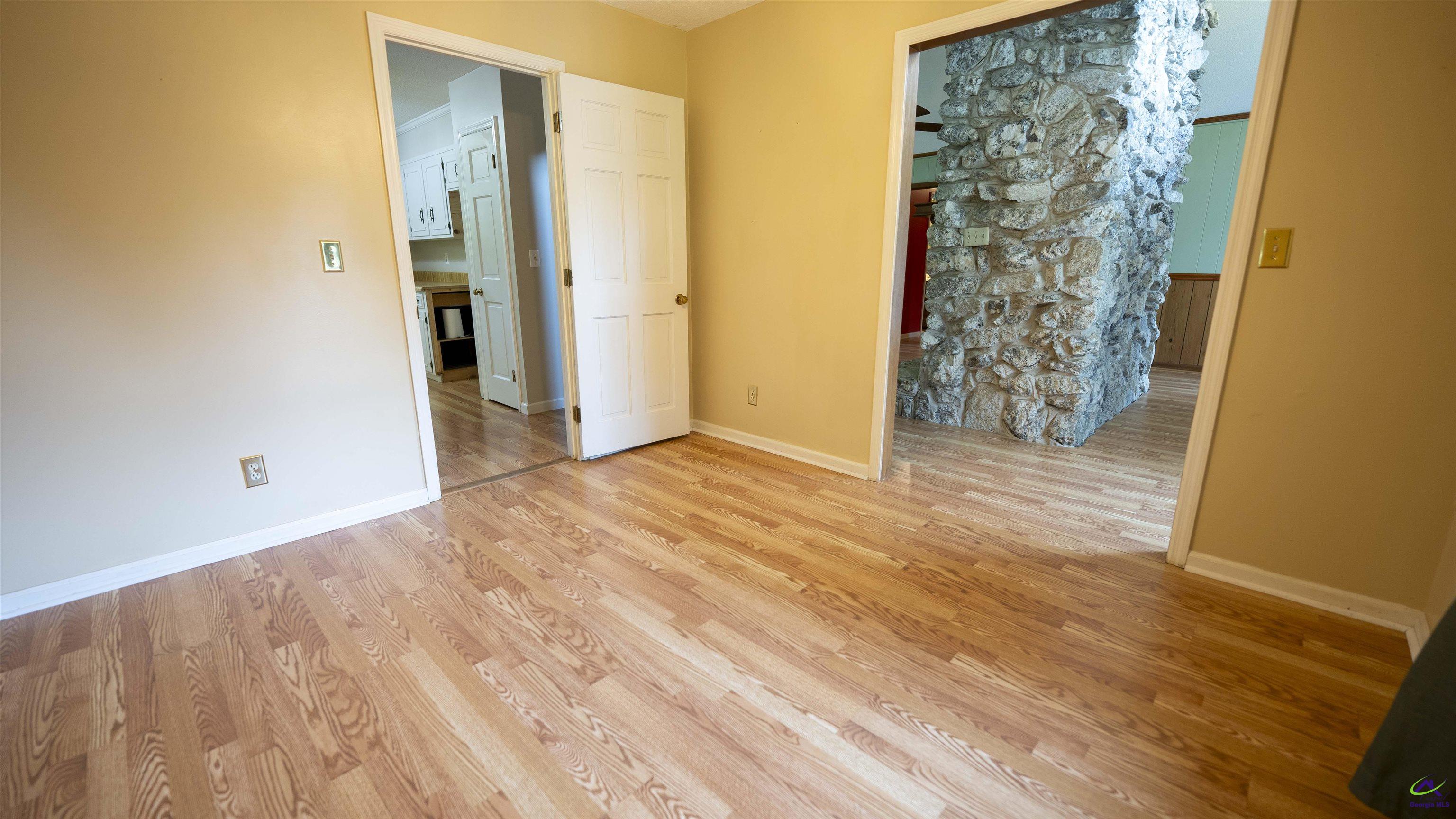 121 Robert Drive Cochran, GA 31014 - Photo 8 of 34