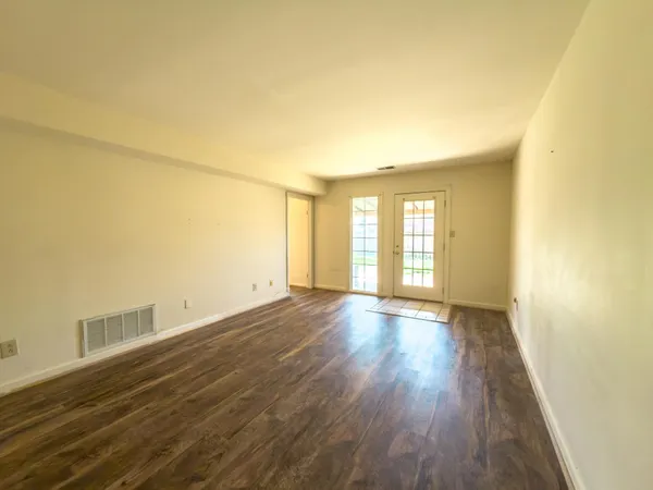 $1,500 | 821 Stonegate Drive, Unit 2, Salem, VA 24153