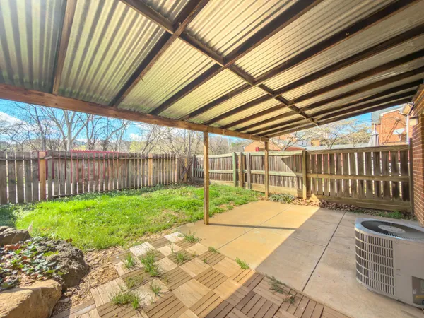 $1,500 | 821 Stonegate Drive, Unit 2, Salem, VA 24153