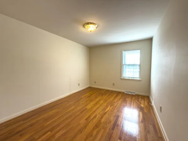 $1,500 | 821 Stonegate Drive, Unit 2, Salem, VA 24153