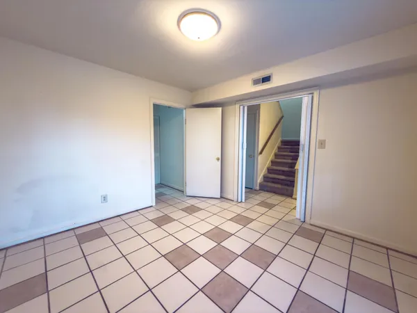 $1,500 | 821 Stonegate Drive, Unit 2, Salem, VA 24153