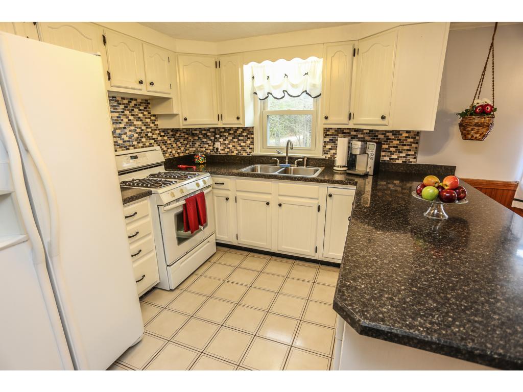414 Deerfield Road Allenstown, NH 03275 - Photo 8 of 23
