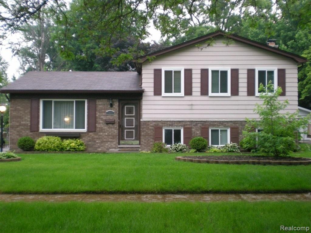 5484 Martin Road Warren, MI 48092 - Photo 1 of 13 front view.jpg