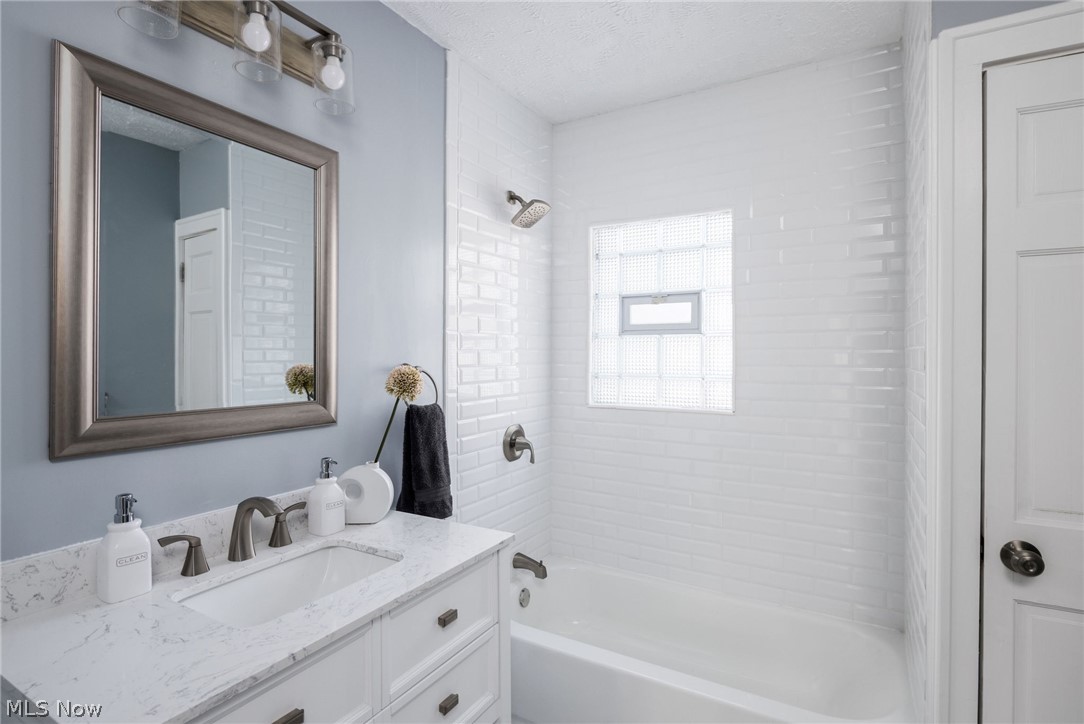 13028 Cedar Road Cleveland, OH 44118 - Photo 21 of 35 Gallery Image 21