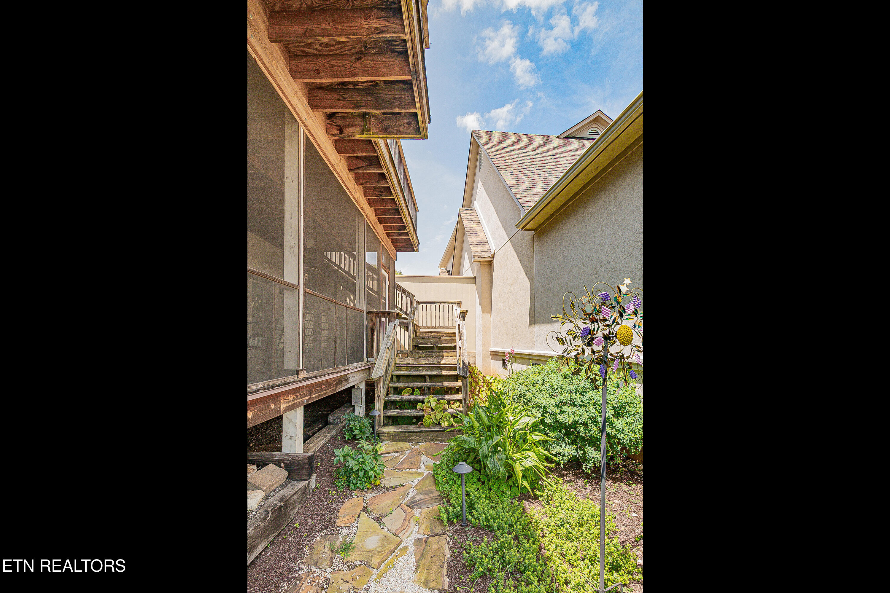 3445 Commodore Point Knoxville, TN 37922 - Photo 25 of 37 3445 Commodore Point Knoxville TN 37922