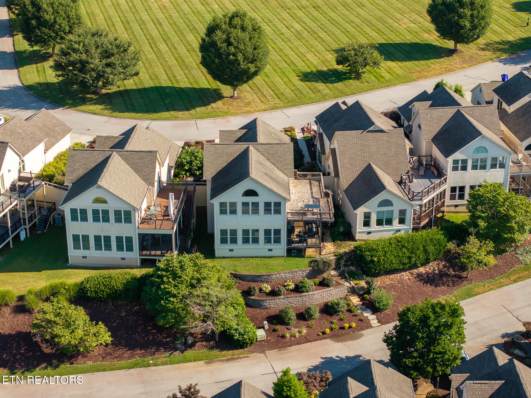 3445 Commodore Point Knoxville, TN 37922 - Photo 26 of 37 3445 Commodore Pt-12