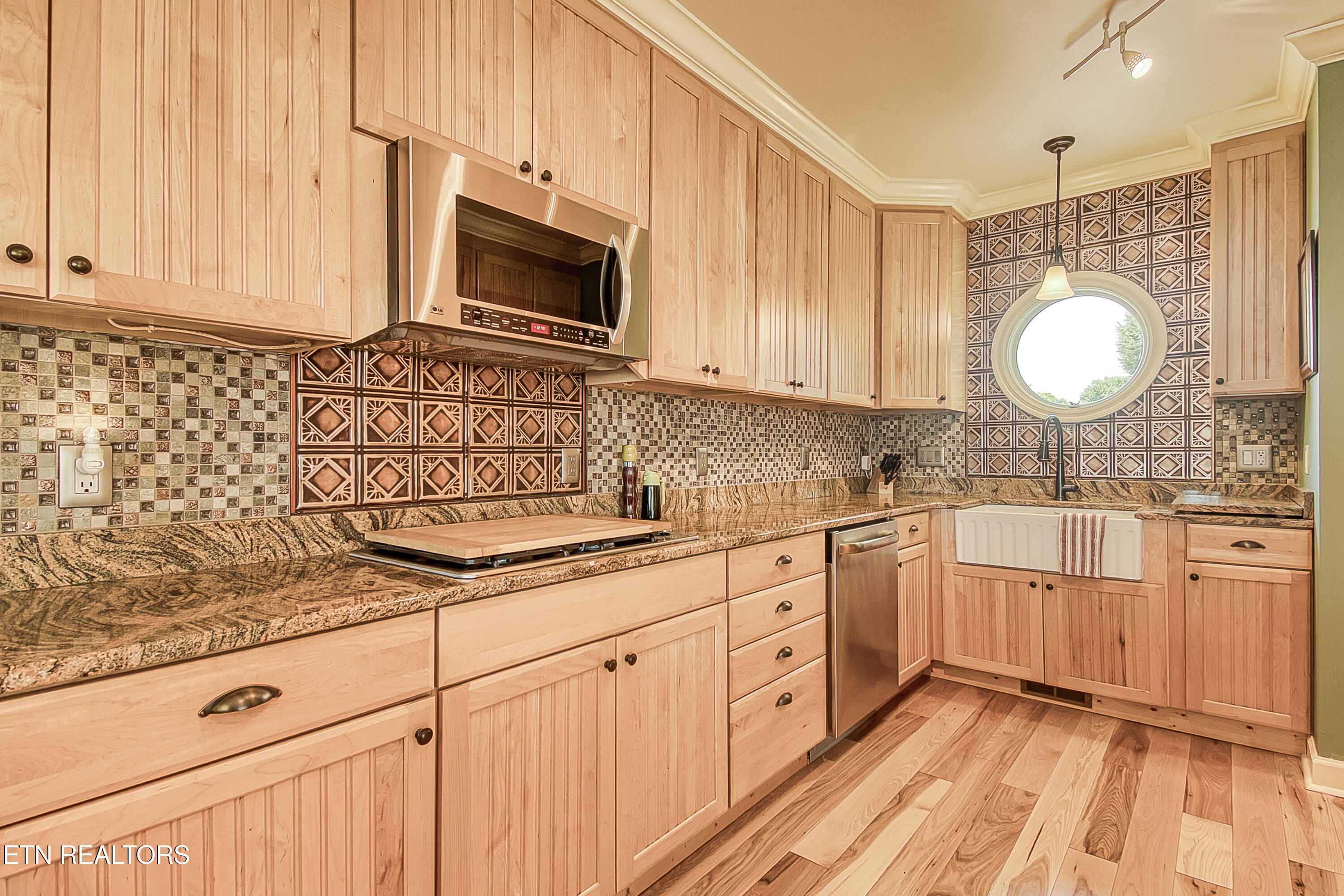 3445 Commodore Point Knoxville, TN 37922 - Photo 7 of 37 3445 Commodore Point Knoxville TN 37922