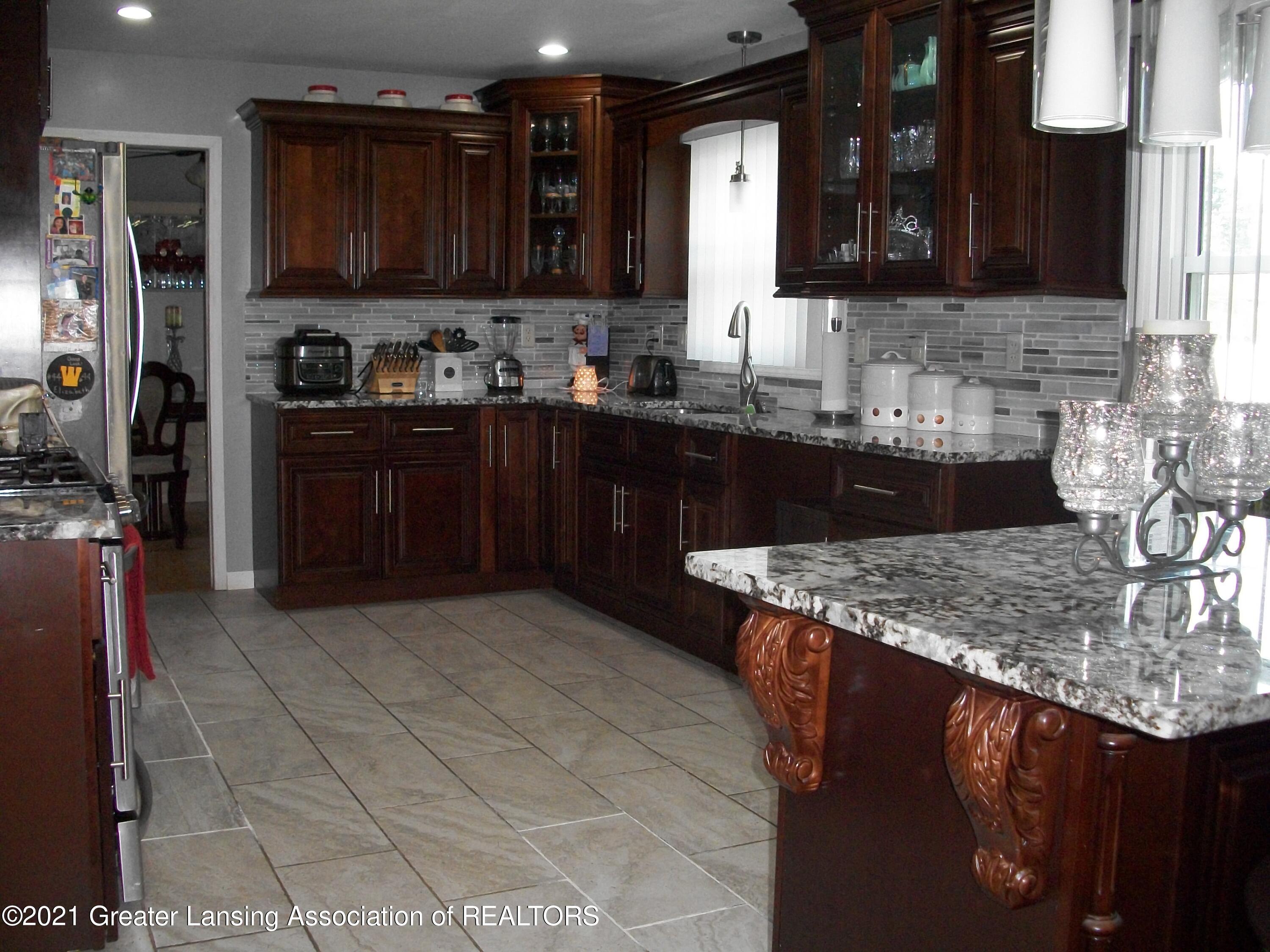 1338 Maycroft Road Lansing, MI 48917 - Photo 7 of 35 100_4812