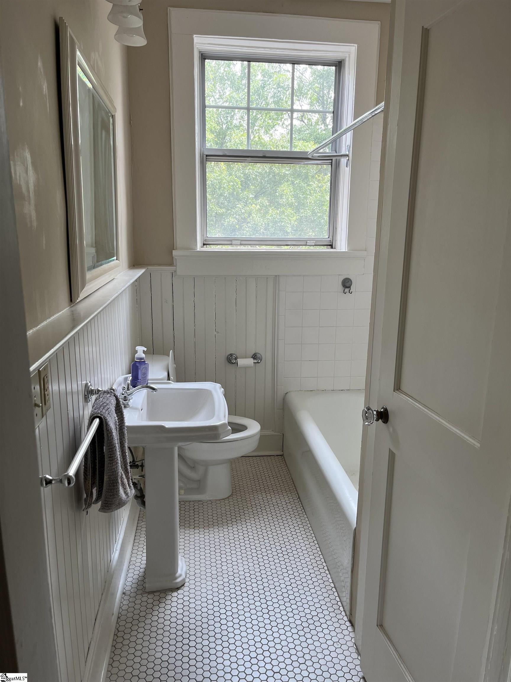 10 Manly Street, Unit B2 Greenville, SC 29601 - Photo 9 of 12