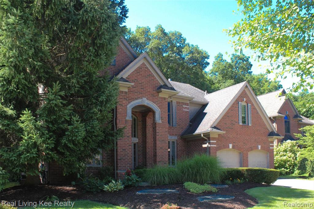 1081 Chesapeake Rochester Hills, MI 48307 - Photo 3 of 80