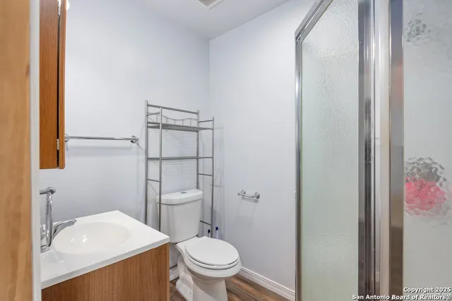 $2,100 | 904 Highway 173, Bandera, TX 78003