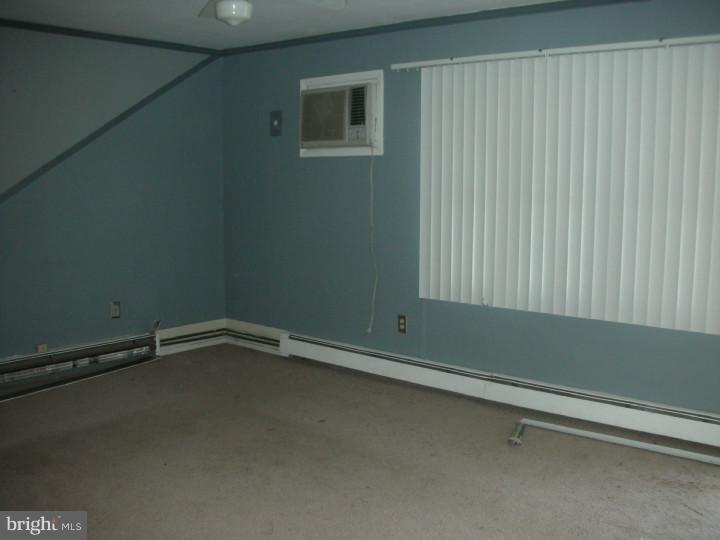 41 Basswood Road Levittown, PA 19057 - Photo 4 of 11 Living Room