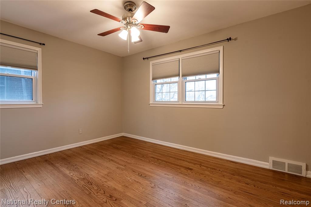32653 Beacon Lane Fraser, MI 48026 - Photo 10 of 28