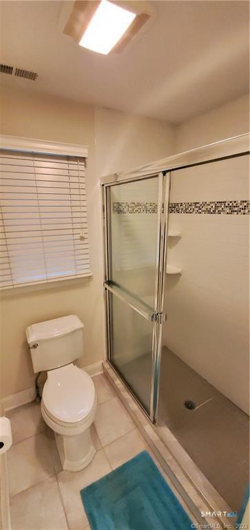 107 Oakridge Road Trumbull, CT 06611 - Photo 3 of 11