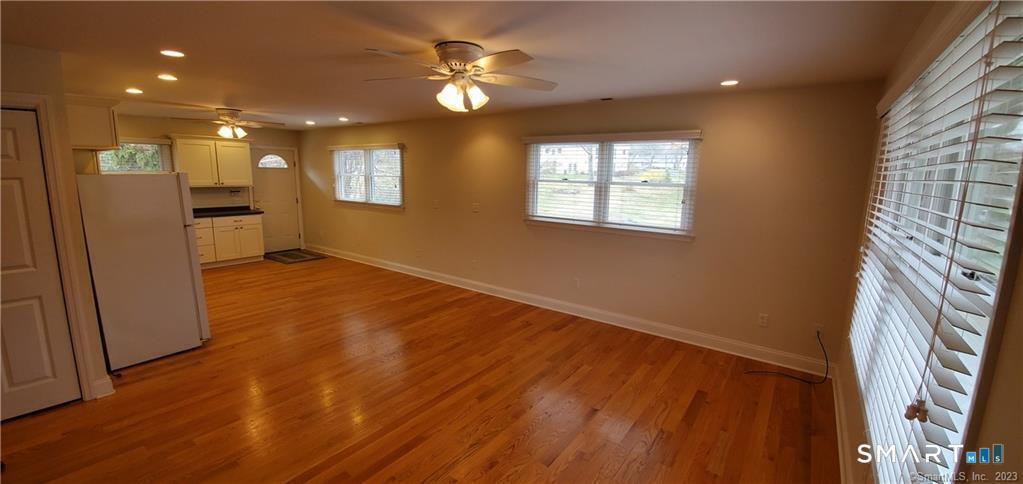 107 Oakridge Road Trumbull, CT 06611 - Photo 5 of 11