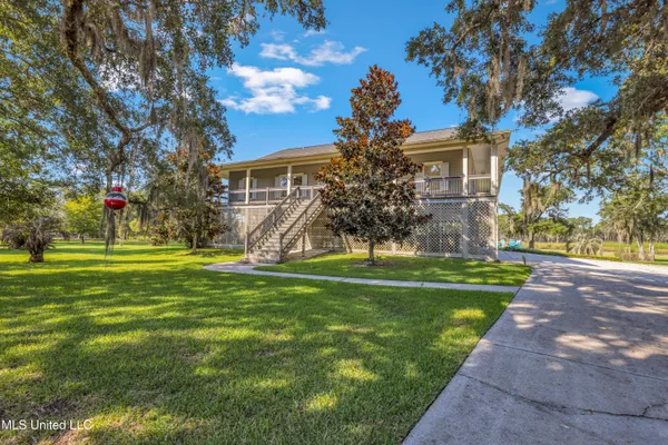 $995,000 | 10125 Choctaw Drive, Bay St. Louis, MS 39520