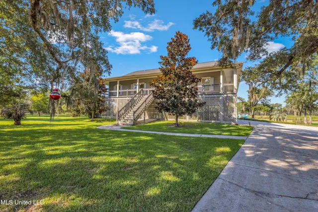 $995,000 | 10125 Choctaw Drive, Bay St. Louis, MS 39520