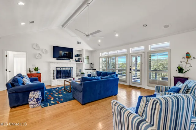 $995,000 | 10125 Choctaw Drive, Bay St. Louis, MS 39520