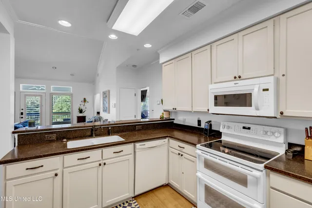 $995,000 | 10125 Choctaw Drive, Bay St. Louis, MS 39520