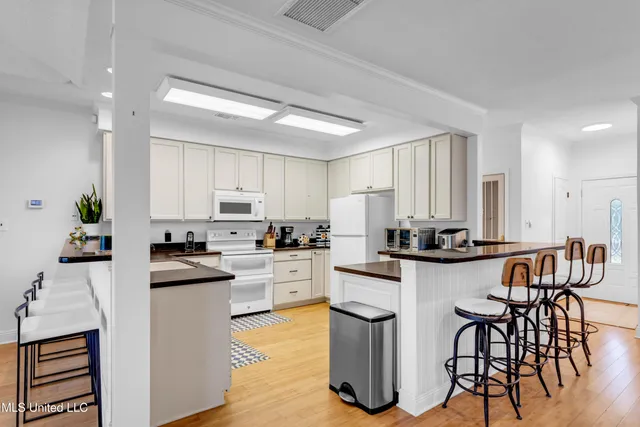 $995,000 | 10125 Choctaw Drive, Bay St. Louis, MS 39520