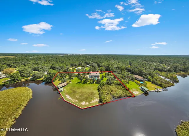 $995,000 | 10125 Choctaw Drive, Bay St. Louis, MS 39520