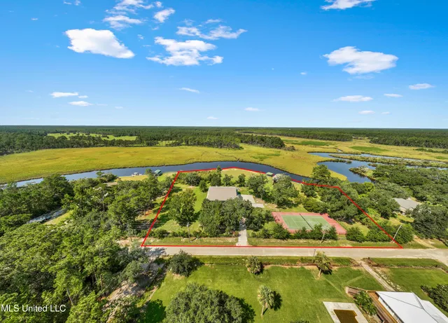 $995,000 | 10125 Choctaw Drive, Bay St. Louis, MS 39520