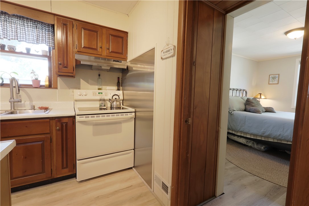 36 Munro Avenue Warren, RI 02885 - Photo 23 of 41