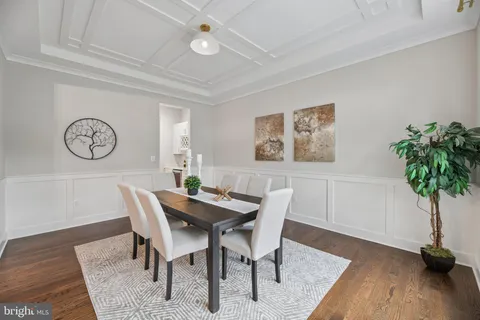 $2,400,000 | 2336 North Oak Street, Falls Church, VA 22046