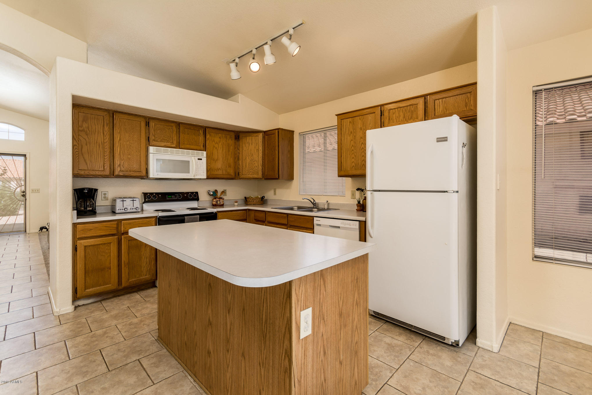 7717 West Boca Raton Road Peoria, AZ 85381 - Photo 10 of 25 Gallery Image 10