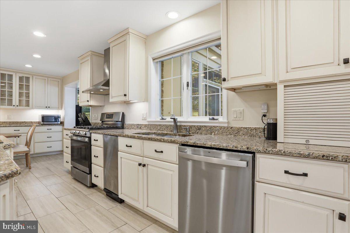 19715 Meadowbrook Road Hagerstown, MD 21742 - Photo 8 of 55