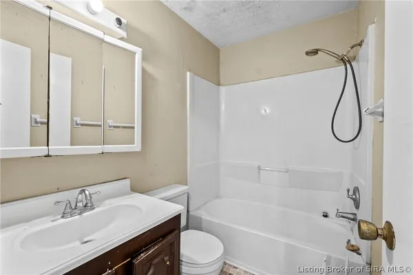 $200,000 | 1820 Meridian Street, Madison, IN 47250