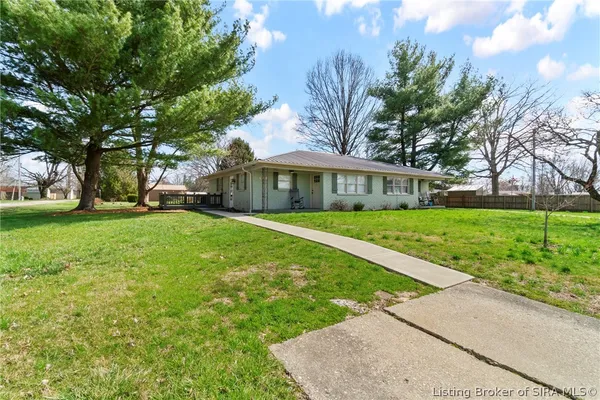 $200,000 | 1820 Meridian Street, Madison, IN 47250