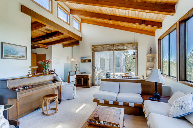 416 Lighthouse Road Aquinnah, MA 02535 - Photo 16 of 39 http://d1qzqeyxiitrap.cloudfront.net/photos/38426/22c2ede5.jpg