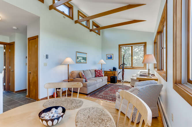 416 Lighthouse Road Aquinnah, MA 02535 - Photo 22 of 39 http://d1qzqeyxiitrap.cloudfront.net/photos/38426/a2fdf30a.jpg