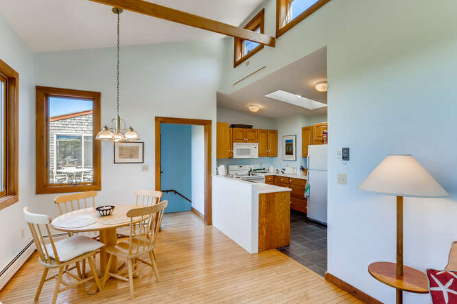 416 Lighthouse Road Aquinnah, MA 02535 - Photo 23 of 39 http://d1qzqeyxiitrap.cloudfront.net/photos/38426/e203bfad.jpg