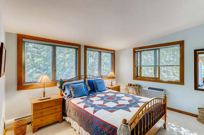 416 Lighthouse Road Aquinnah, MA 02535 - Photo 27 of 39 http://d1qzqeyxiitrap.cloudfront.net/photos/38426/5d361854.jpg