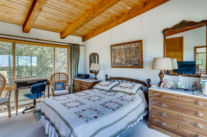 416 Lighthouse Road Aquinnah, MA 02535 - Photo 35 of 39 http://d1qzqeyxiitrap.cloudfront.net/photos/38426/a12677ed.jpg